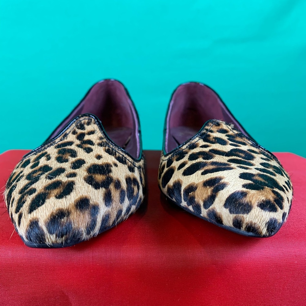 Vogue Leopard Lady is a Vamp Flats Women Size 8M